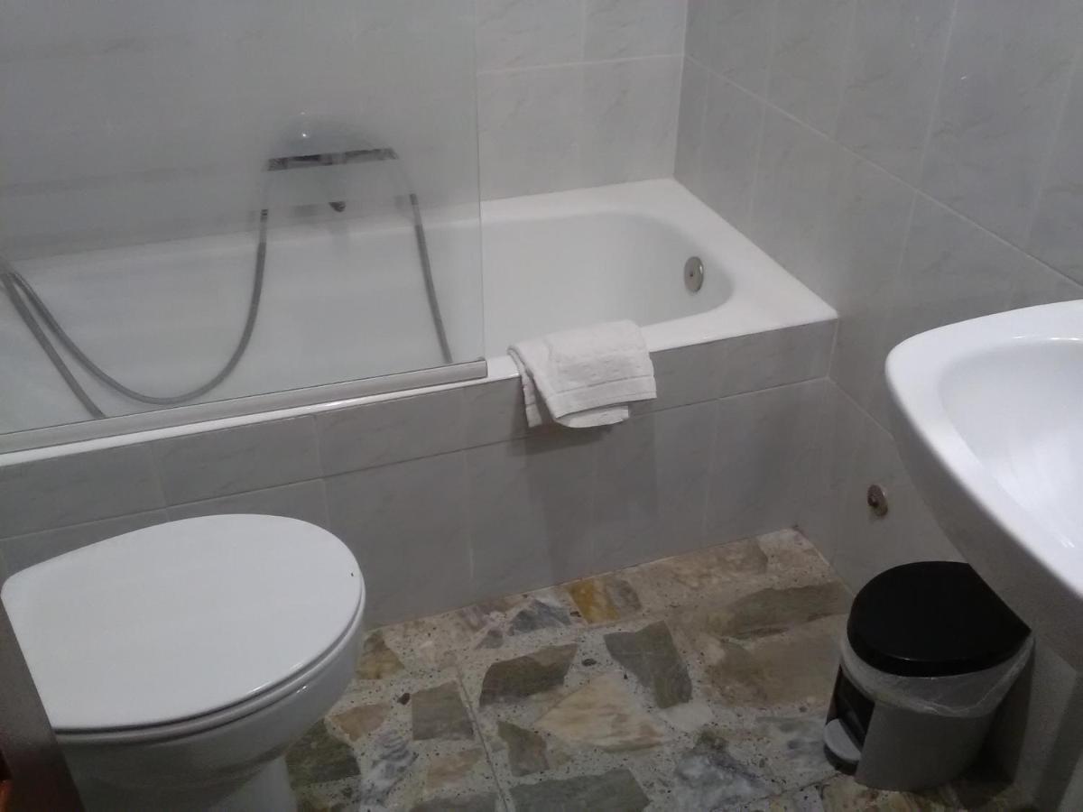 Nuévalos Hostal Restaurante El Cazador מראה חיצוני תמונה