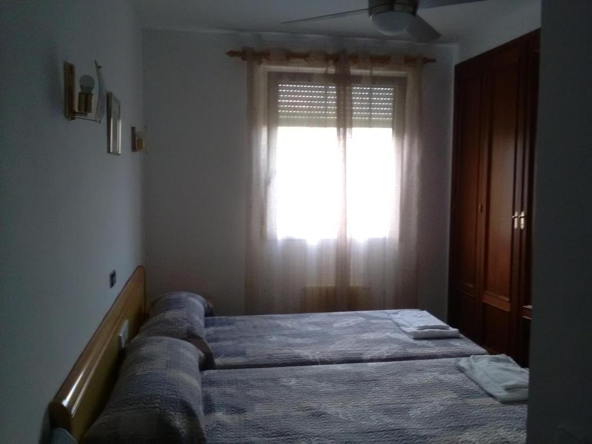 Nuévalos Hostal Restaurante El Cazador מראה חיצוני תמונה